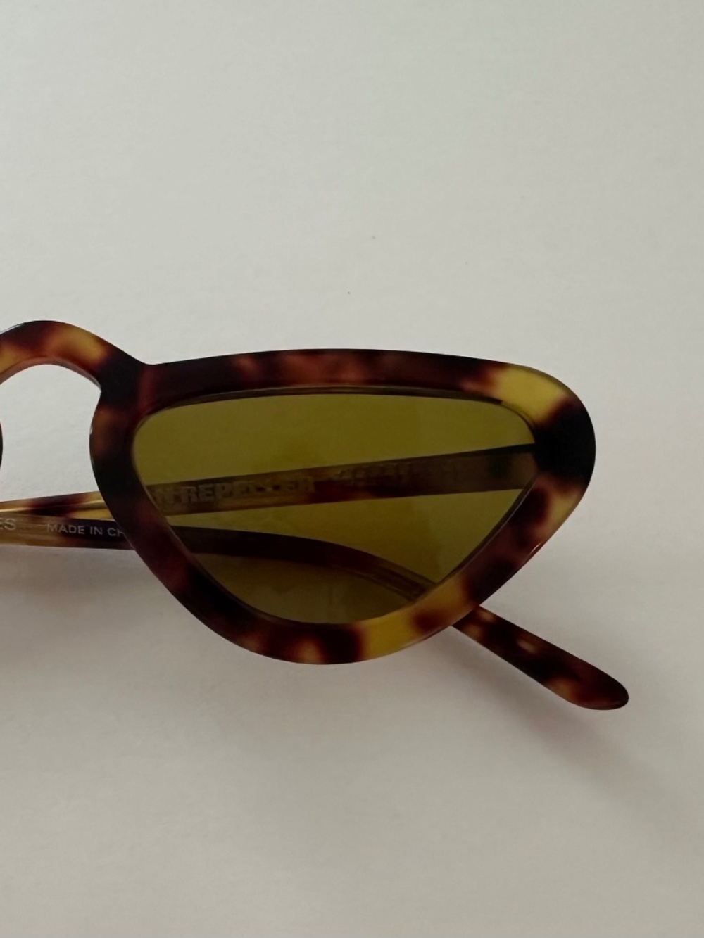 MAN REPELLER Uni-Brow Sunglasses Brown Tortoise Shell - Picture 4 of 6